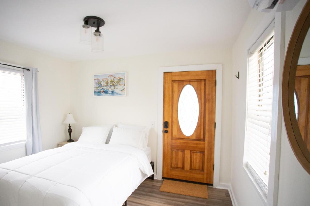 Cozy Studio - Blocks From The Ocean! ジャクソンビル・ビーチ エクステリア 写真